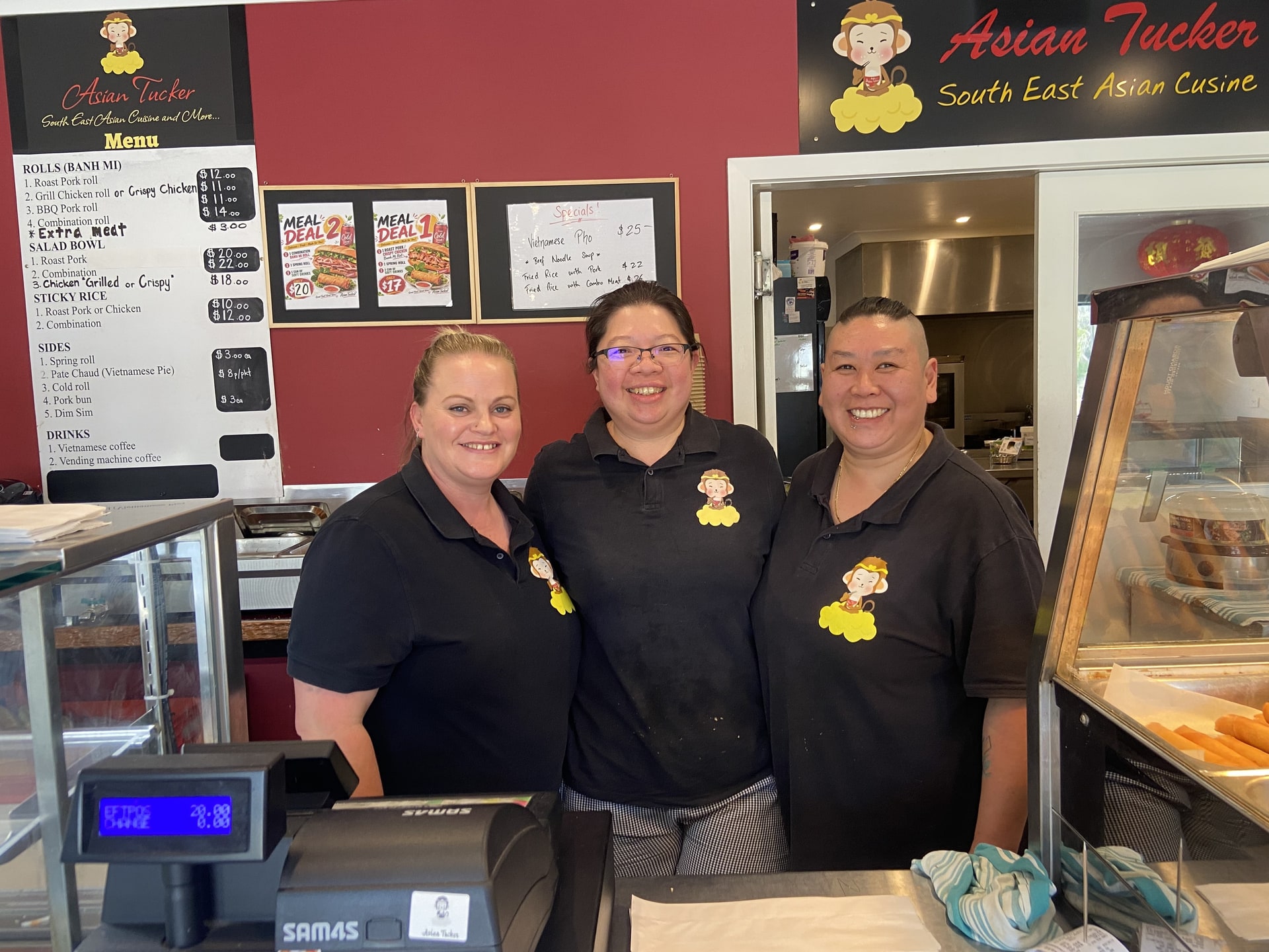 Shandy, Lisa and the Asian Tucker team behind the counter in Tanunda.