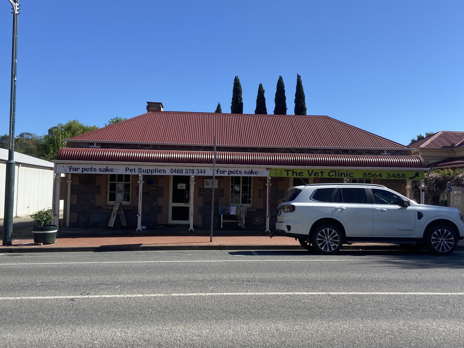 The For Pets Sake shopfront on Murray Street, Angaston.
